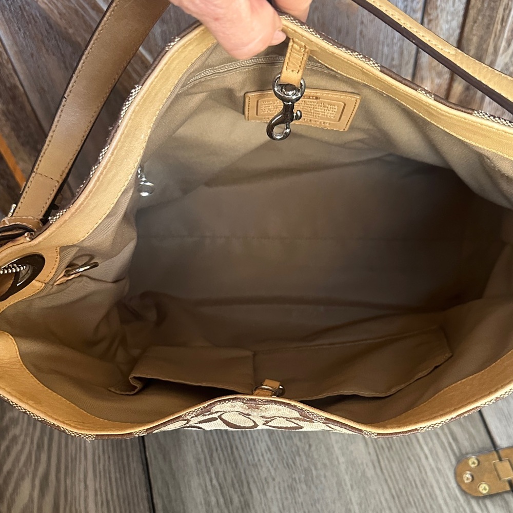 Coach F12518 Signature Jacquard and Leather Brown and Tan Shoulder Handbag - Picture 10 of 16